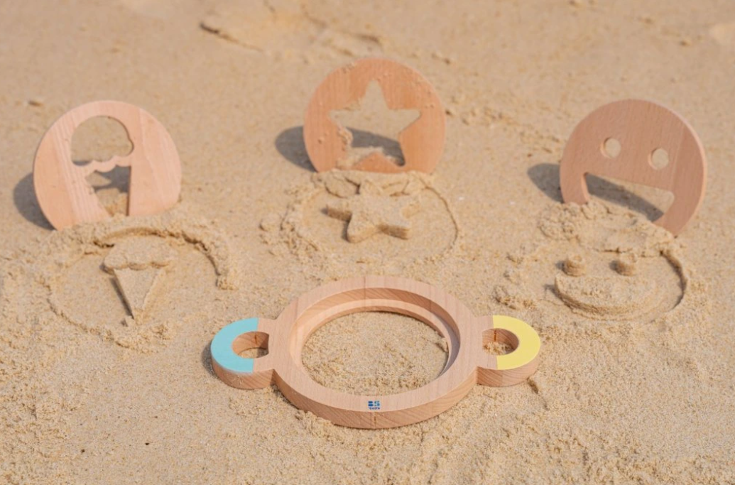 Sada dřevěných formiček - vytlačování do písku - BS Toys